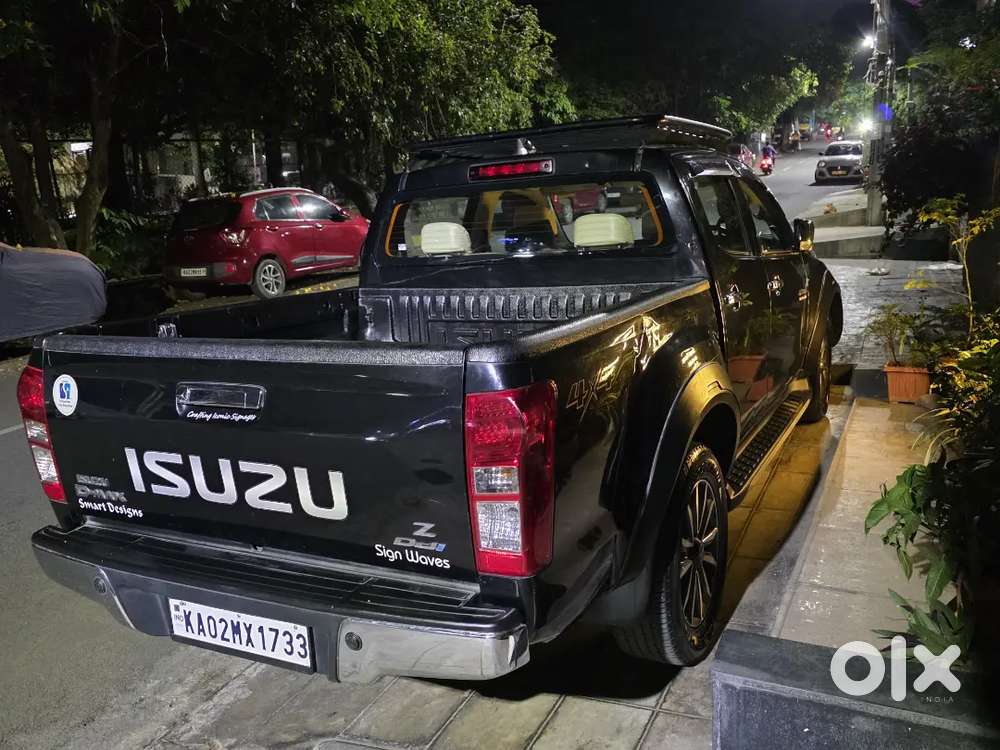 2022 Isuzu V-Cross 2WD AT Z  38600 KM  Auto Diesel  Insurance sep 2027