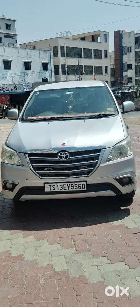 Toyota Innova 2012