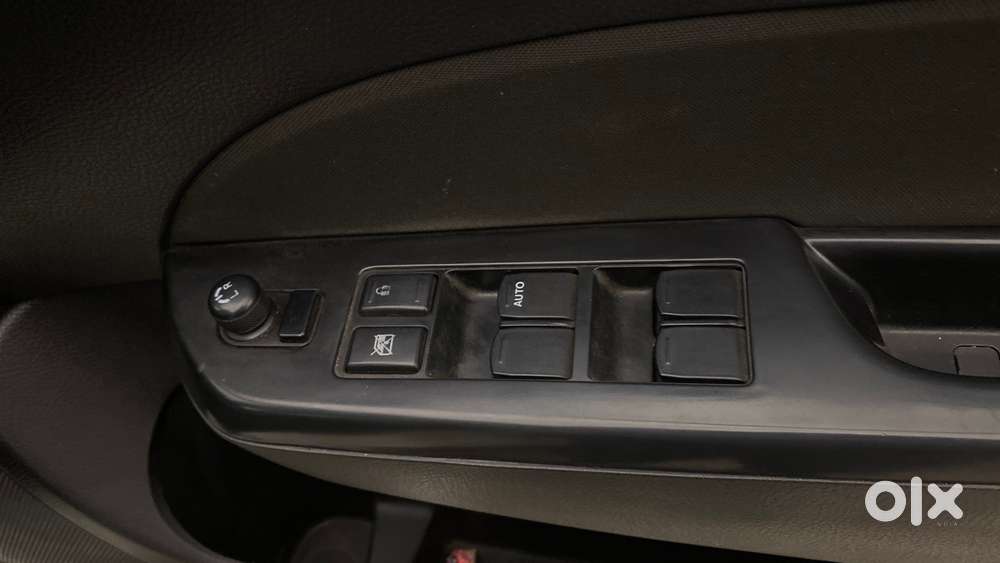 Maruti Suzuki Swift Zxi, 2016, Petrol