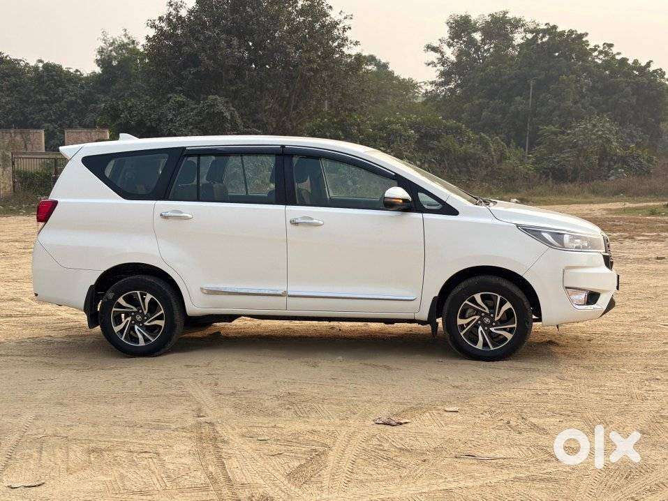 Toyota Innova Crysta