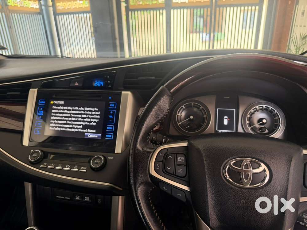 Toyota Innova Crysta 2016 Diesel Well Maintained