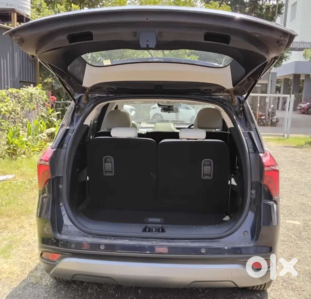Mahindra Xuv700 2.2 Ax 7 Diesel At Str, 2022, Diesel