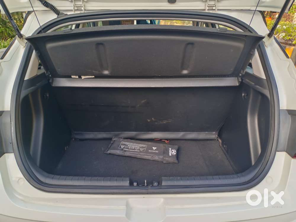 Hyundai New I20 1.2 Sportz Ivt Dual Tone, 2021, Petrol