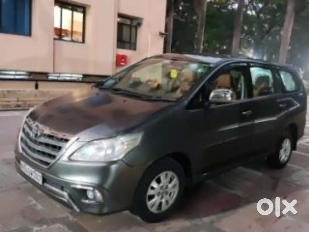 Toyota Innova 2.5v 2009 Model