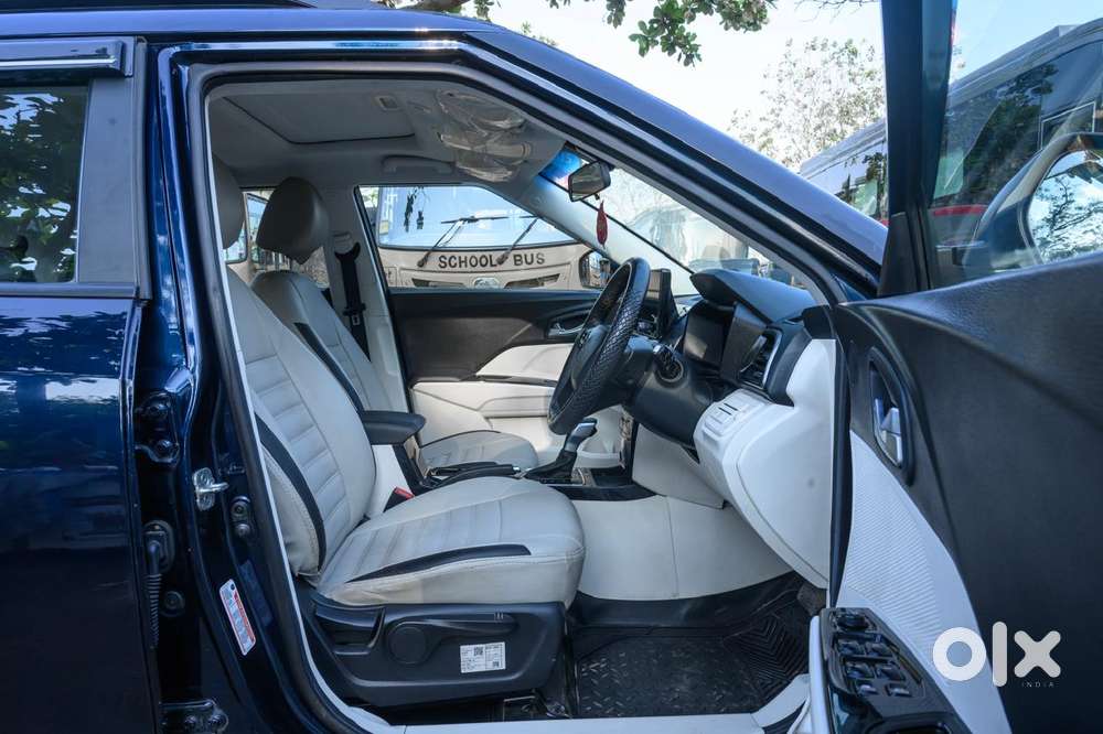 Mahindra Xuv 3xo Ax5 Pm At, 2024, Petrol