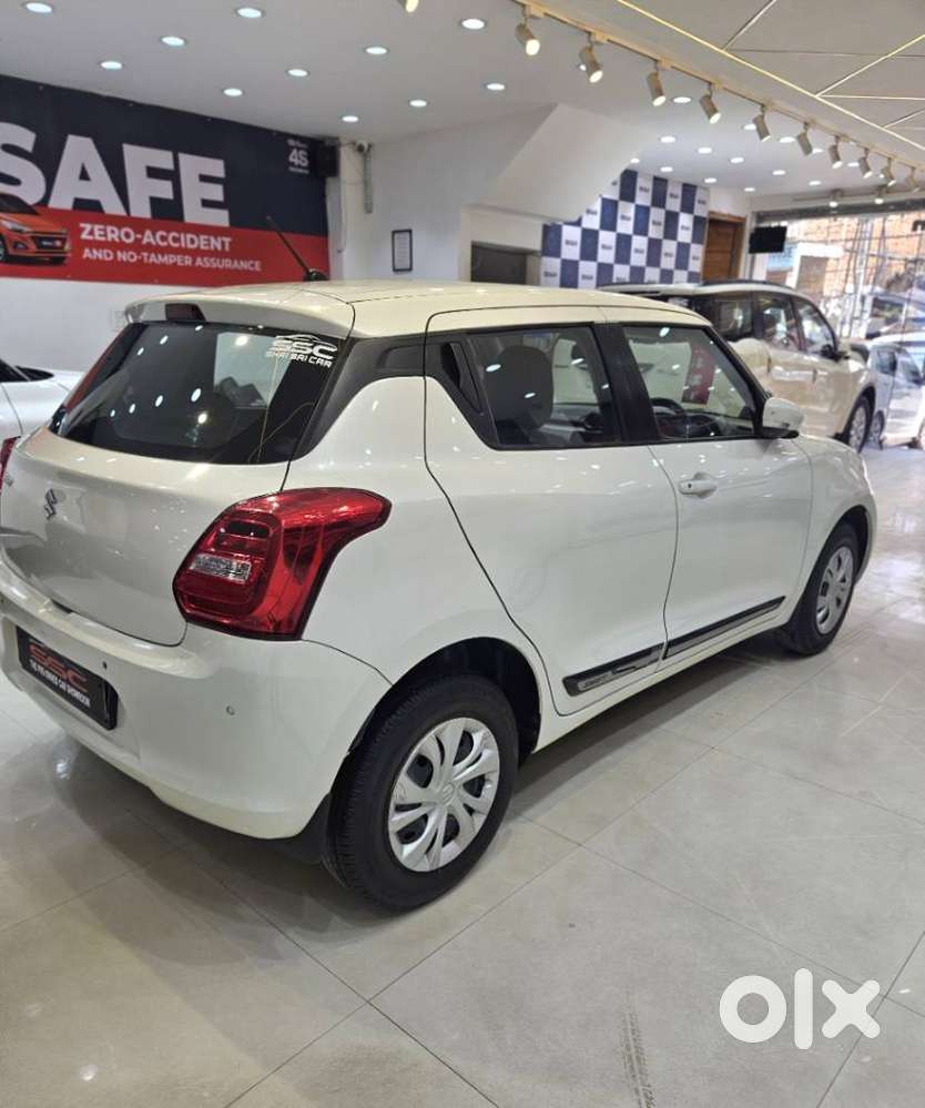 Maruti Suzuki Swift Vxi + Manual, 2023, Petrol