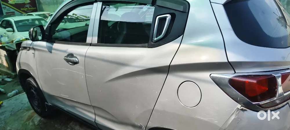 Mahindra Kuv 100 2016 Petrol 65000 Km Driven