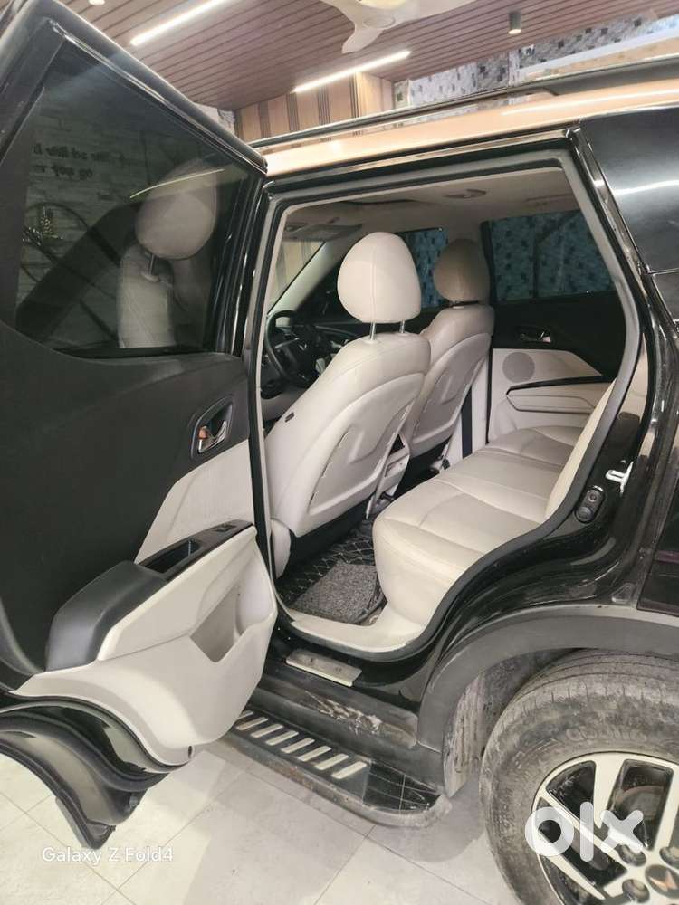 Mahindra Xuv400 El Pro 2024(1st Owner And Company Service Record)