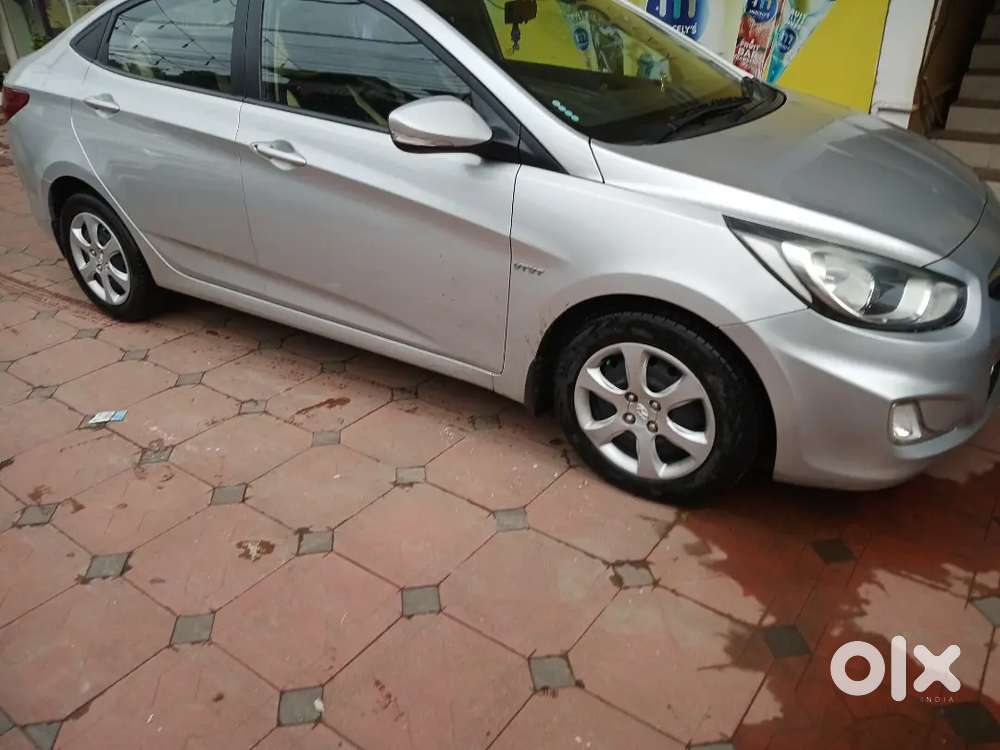 Lady Doctor Using Verna Petrol Low Km Service Book Showroom Condition