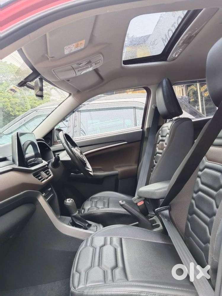 Maruti Suzuki Brezza 1.5 Zxi Smart Hybrid Dual Tone, 2023, Petrol