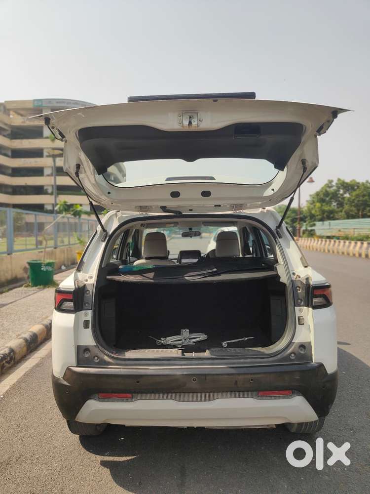 Maruti Suzuki Brezza 1.5 Lxi Smart Hybrid, 2022, Petrol