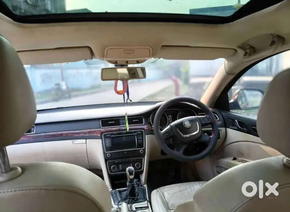 Skoda Superb 2011 Petrol 44000 Km Driven