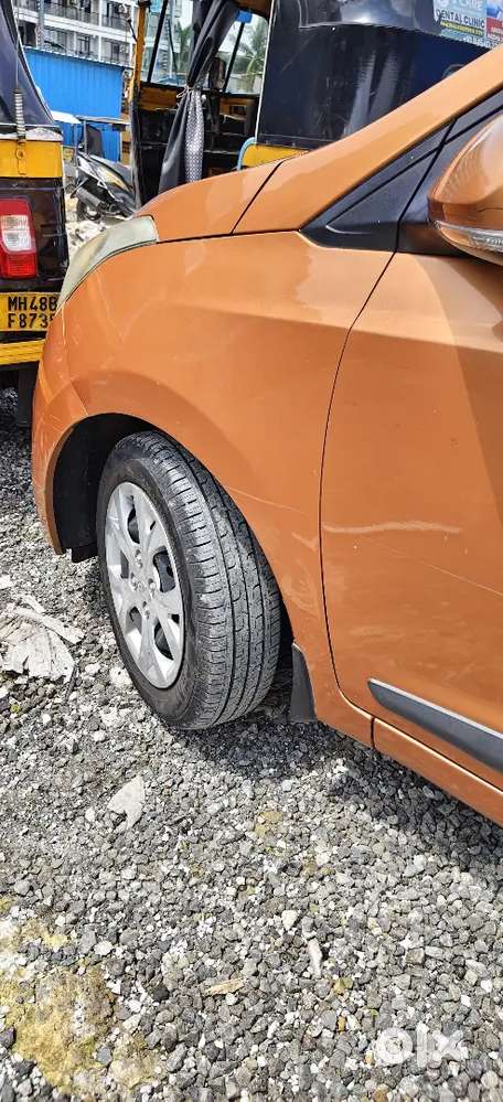 Grand I10 Sportz Top Model
