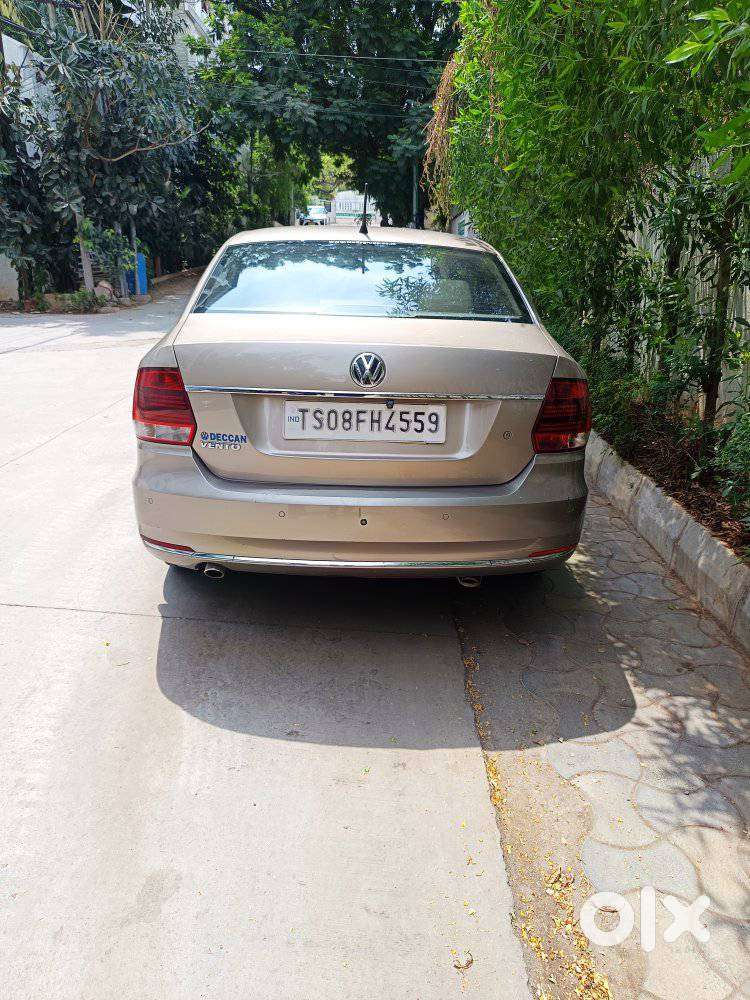 Volkswagen Vento Celeste 1.6 Highline, 2016, Petrol