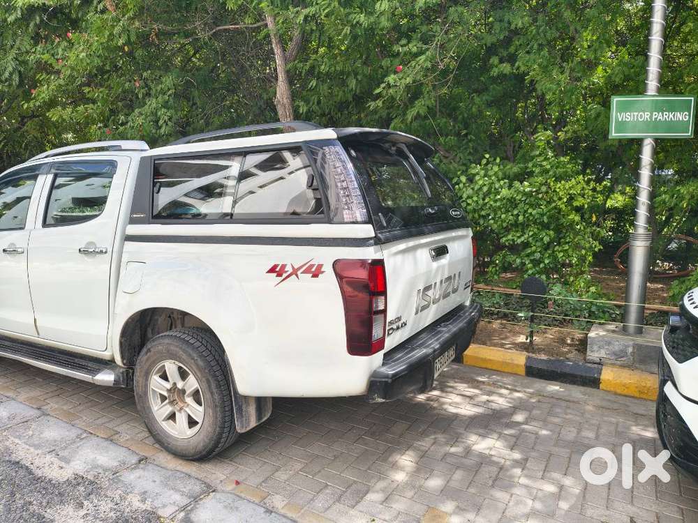 Isuzu V-cross 2018 Registration