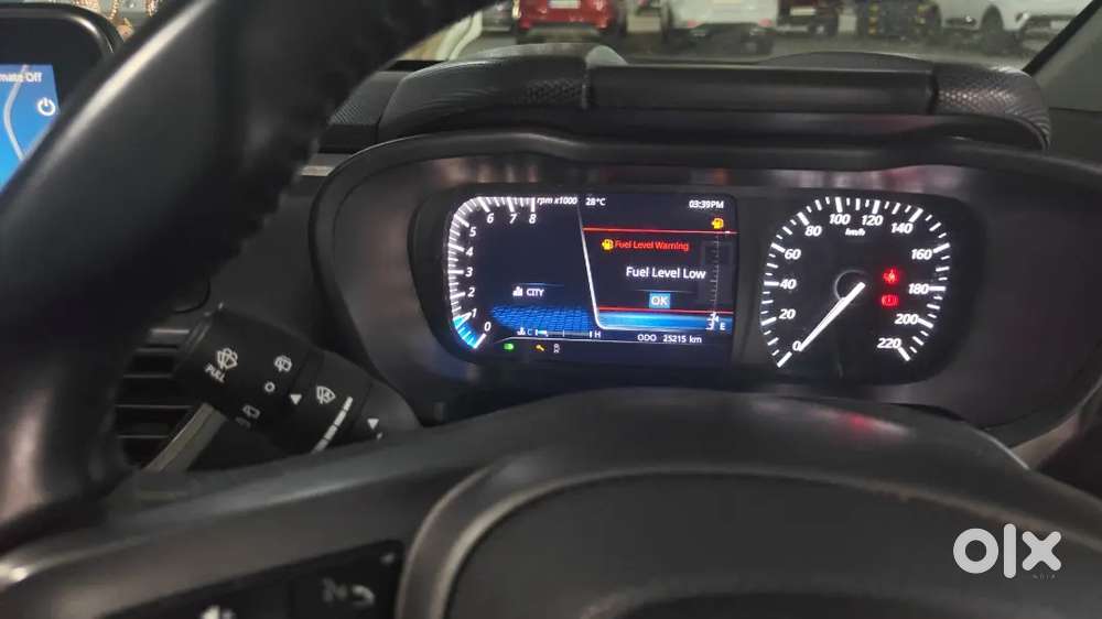 Tata Altroz Petrol 2023 Top End