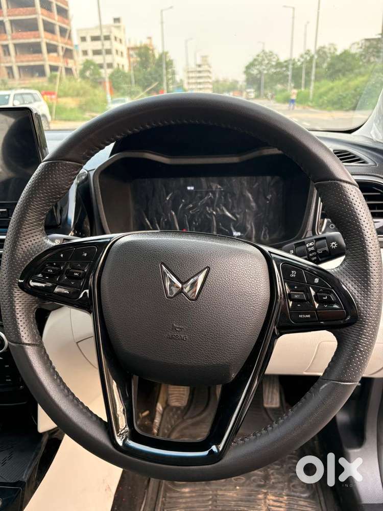 Mahindra Xuv 3xo Ax5l Pg Mt, 2025, Diesel