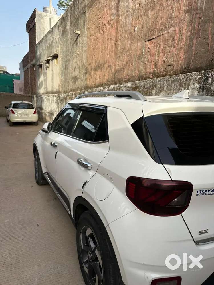 Hyundai Venue 2021 Diesel Well Maintained In Good Condition