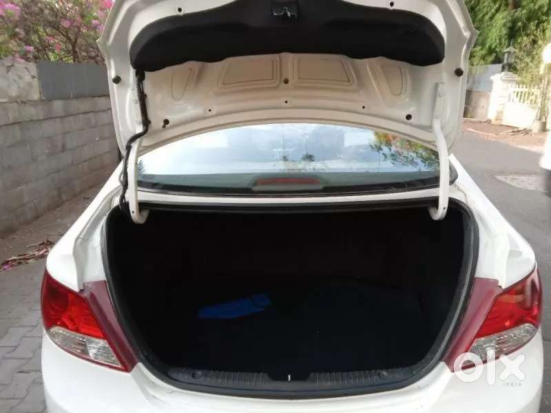 Hyundai Verna Fluidic 1.6 Vtvt Sx, 2015, Petrol