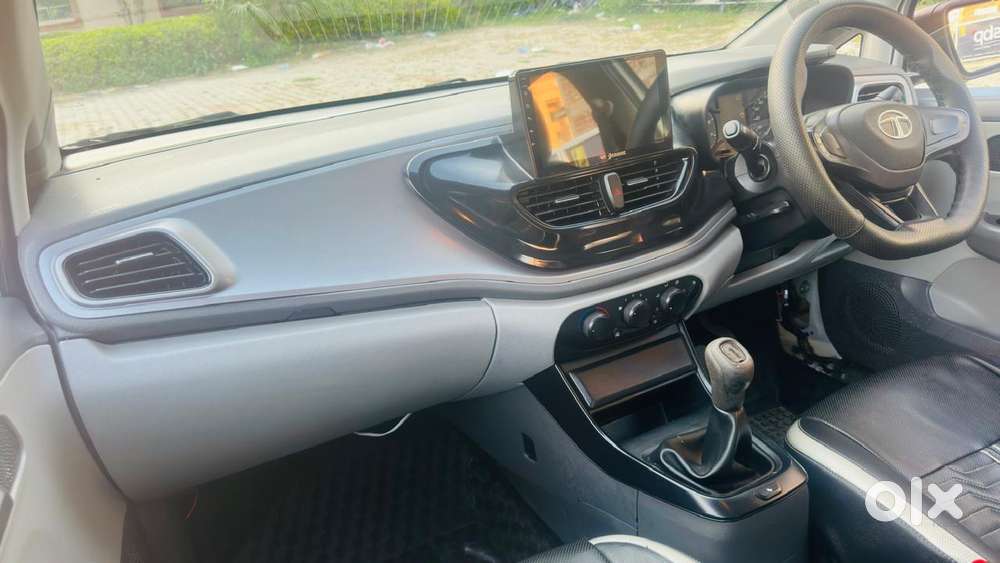 Tata Altroz 1.2 Xe, 2020, Petrol