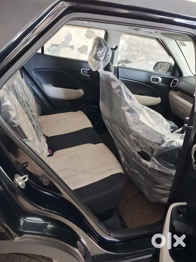 Hyundai Venue 2024 Petrol 22000 Km Driven