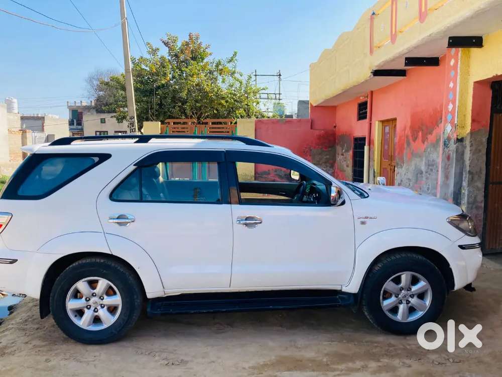 Toyota Fortuner 2011 Diesel 170000 Km Driven