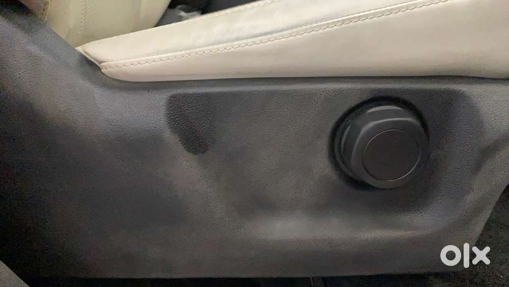 Mahindra Xuv700 2.0 Ax 7 Petrol At Luxury Pack Str, 2022, Petrol