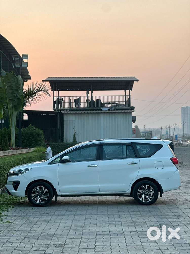 Toyota Innova Crysta 2.4 V 8 Str, 2022, Diesel