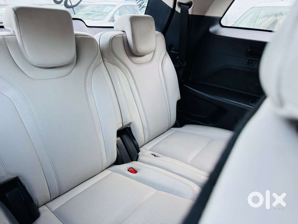 Mahindra Xuv700 2.2 Ax 7 Diesel Mt Luxury Pack Str, 2025, Diesel
