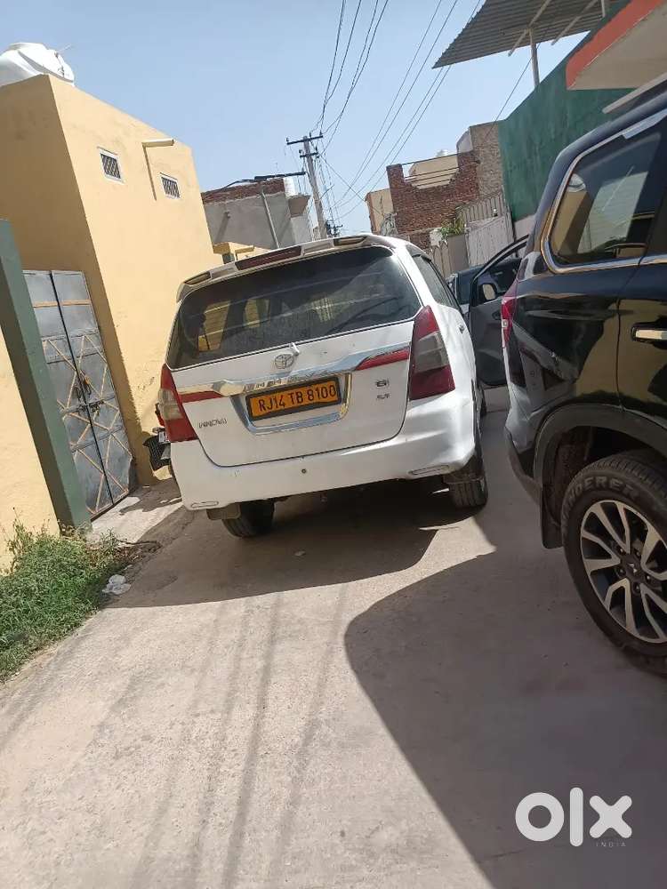 Toyota Innova 2011