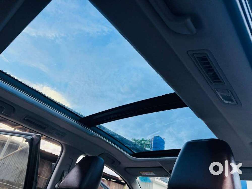 Toyota Innova Hycross 2.0 Zx (o) Hybrid 7 Str, 2023, Petrol