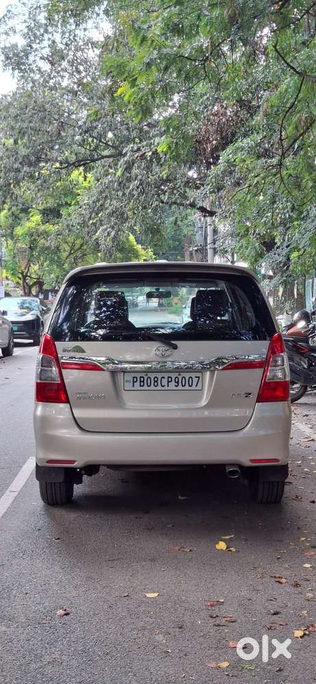 Toyota Innova 2.5 Zx 7 Str Bs-iv, 2013, Diesel
