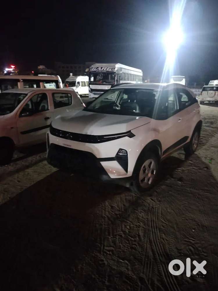 Tata Nexon Pure Plus With Sunroof Petrol 2026