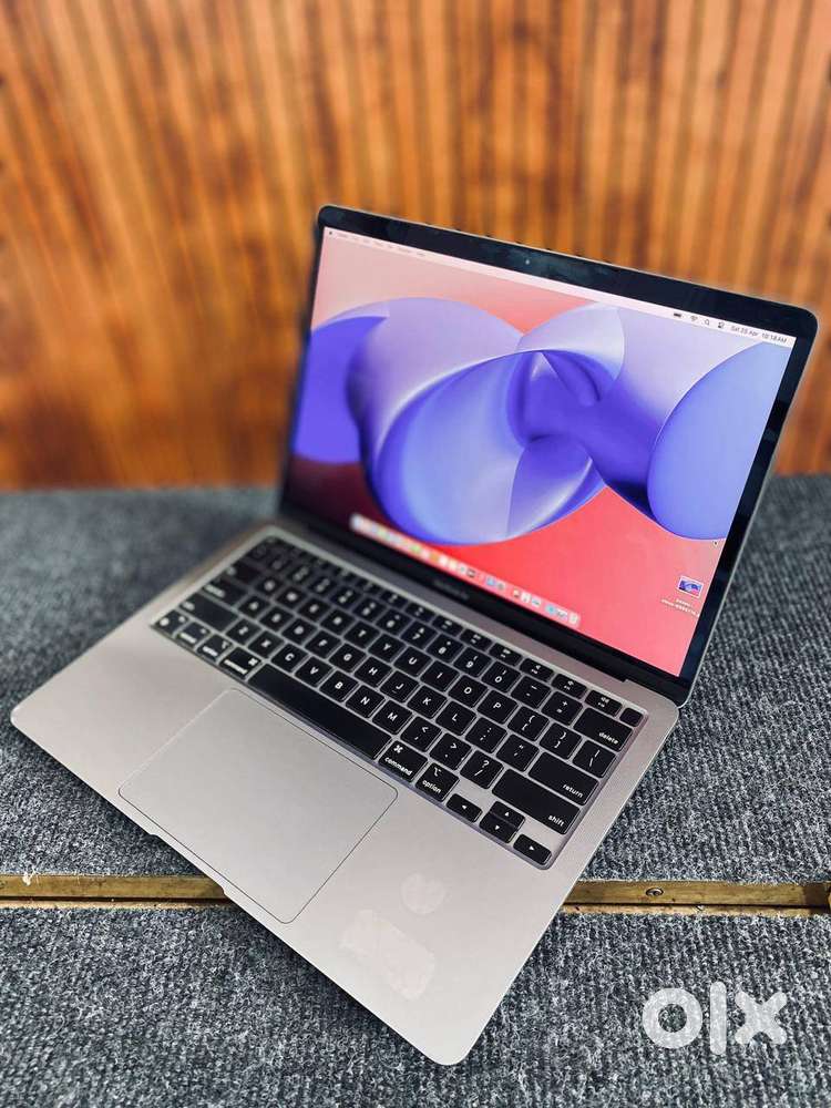 MacBook Air (M1, 2020)8GB RAM/256 SSD - Computer Accessories in