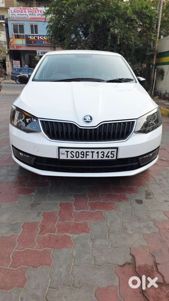 Skoda Rapid 1.0 Tsi Ambition, 2021, Petrol
