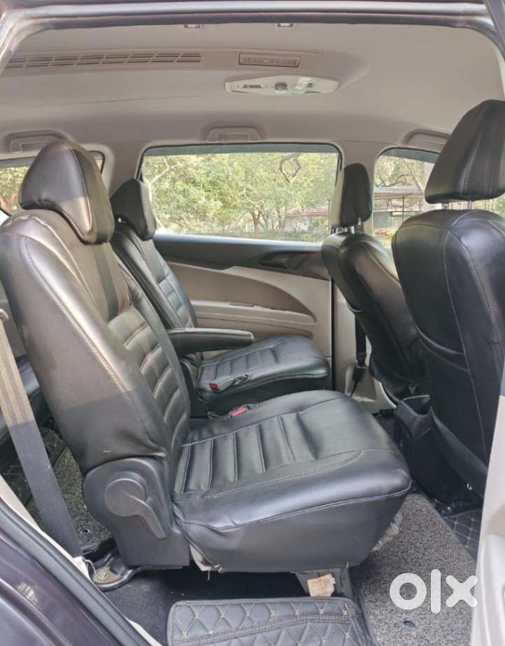 Mahindra Marazzo M6, 2019, Petrol