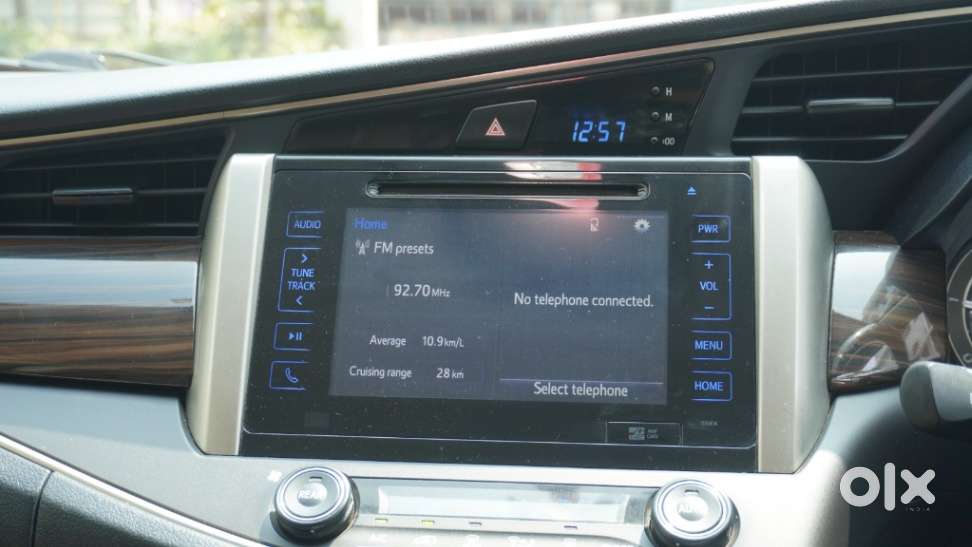 Toyota Innova Crysta 2.8 Zx At 7 Seater, 2016, Diesel