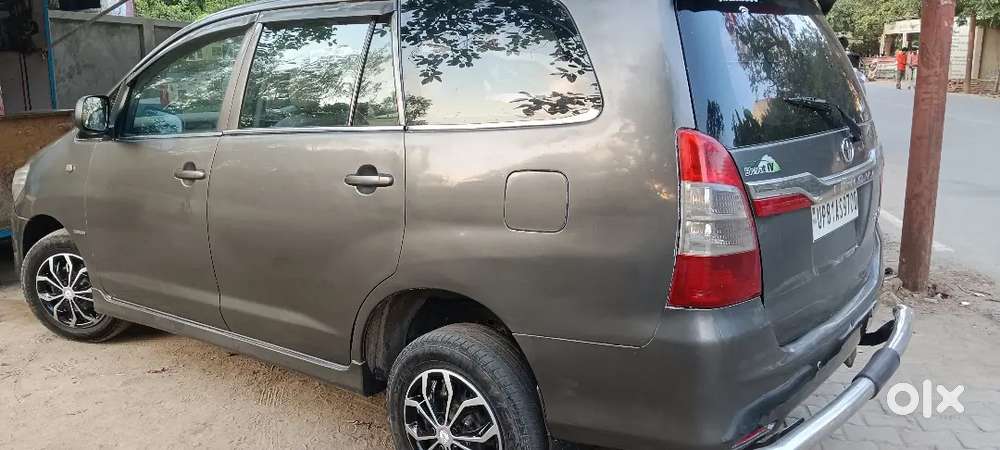 Toyota Innova 2013