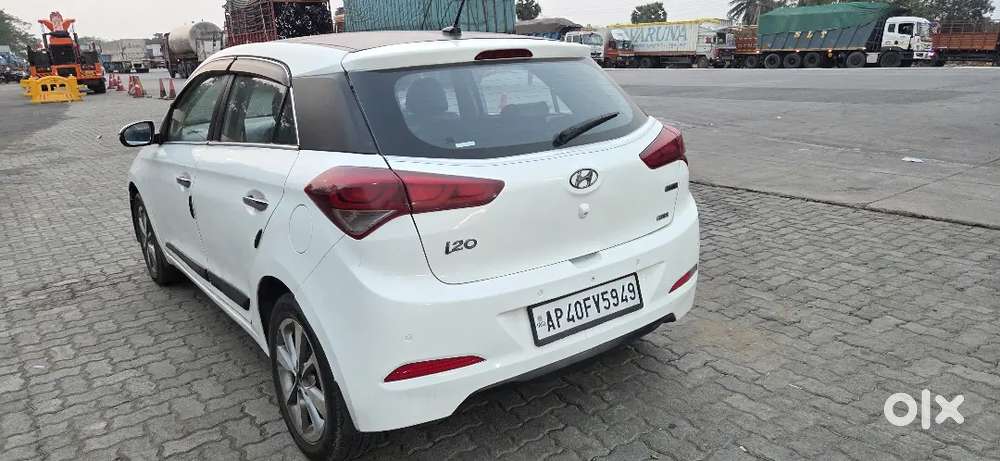 I 20 Asta Diesel Model 2015 Reading 117000 Tyres 90% Insurance Live