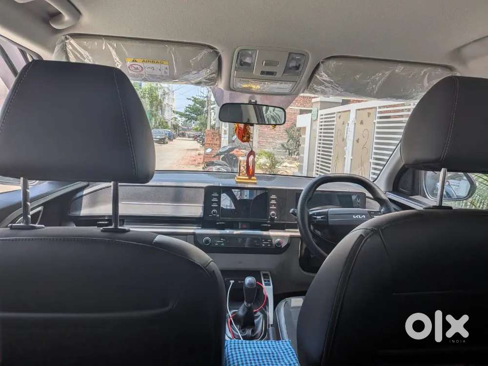 Kia Carens Clavis 2025 Petrol 11000 Km Driven