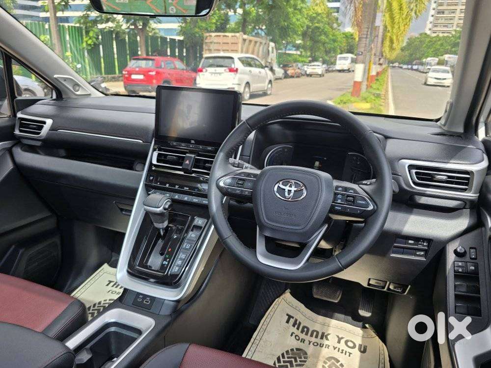 Toyota Innova Hycross 2.0 Zx (o) Hybrid 7 Str, 2025, Petrol