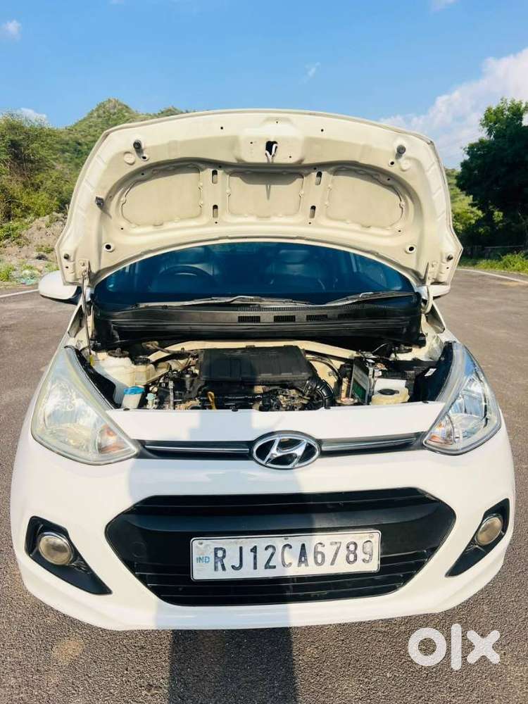 Hyundai Grand I10 Sportz, 2015, Petrol