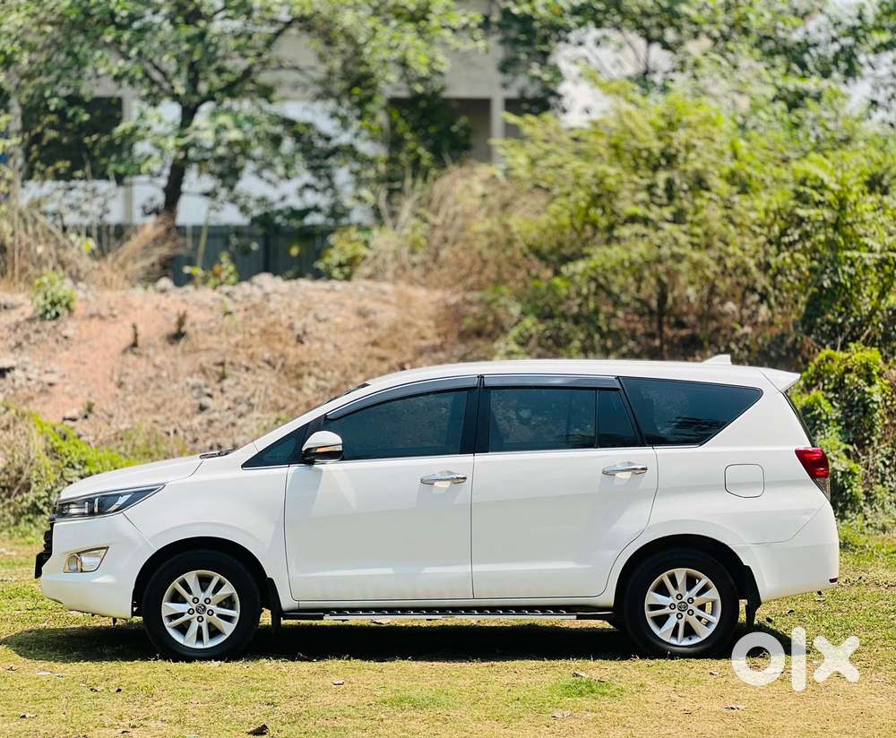 Toyota Innova Crysta 2.4 V 8 Str, 2017, Diesel