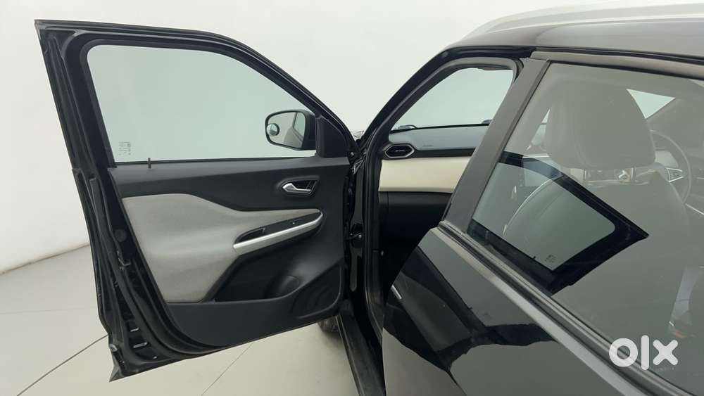 Nissan Magnite 1.0 Xv, 2023, Petrol