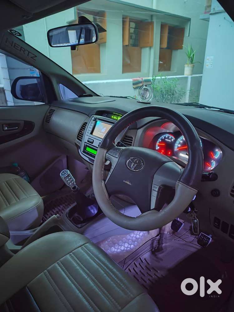 Toyota Innova 2.5v (top End)