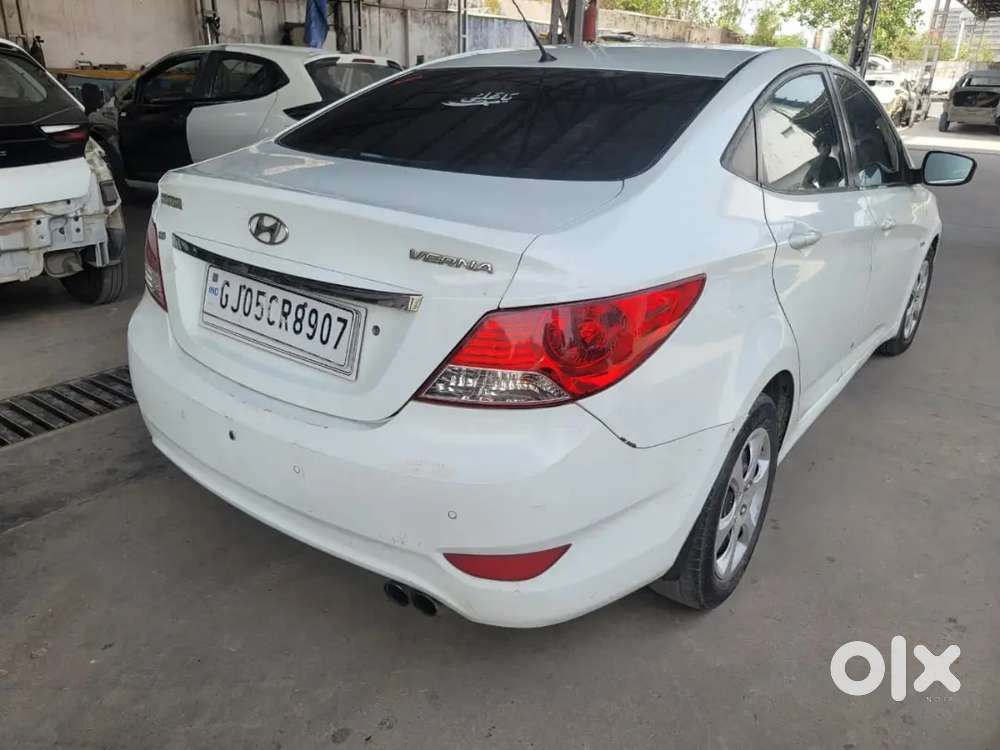 Hyundai Verna 2011