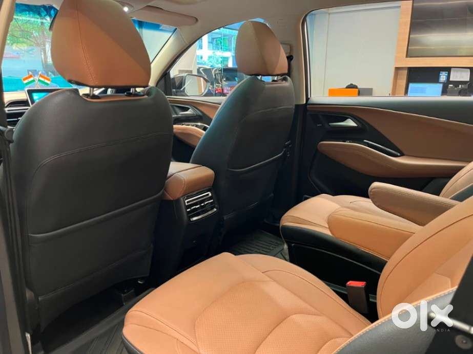 Mg Hector Plus Sharp Pro 1.5 Turbo Petrol Cvt 6 Str, 2023, Petrol