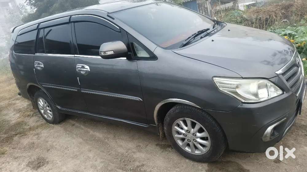 Toyota Innova 2012 Diesel 270000 Km Driven