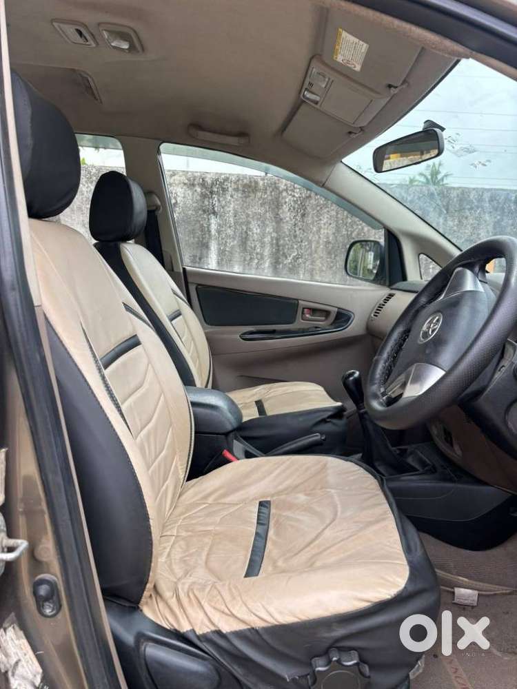 Toyota Innova 2.5 G (diesel) 8 Seater, 2015, Diesel