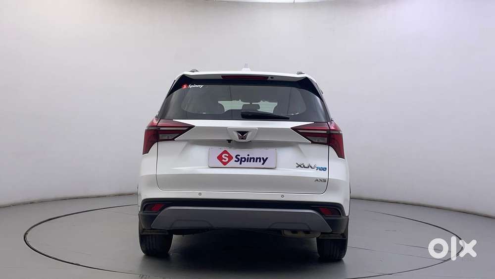 Mahindra Xuv700 2.0 Ax 5 Petrol Mt 7 Str, 2022, Petrol